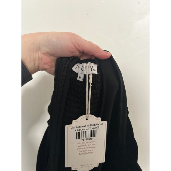 Ivy City Co Livi Jumpsuit Black Velvet Wide Leg Smocked Back XL LJIXLA3008 - Picture 8 of 8